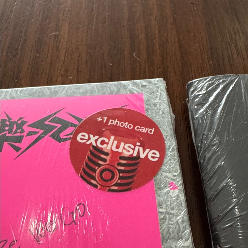 STRAY KIDS ROCK-STAR Mini Album SEALED set of 2 - Picture 5 of 8